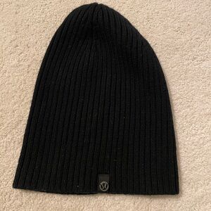 Lululemon black ribbed beanie